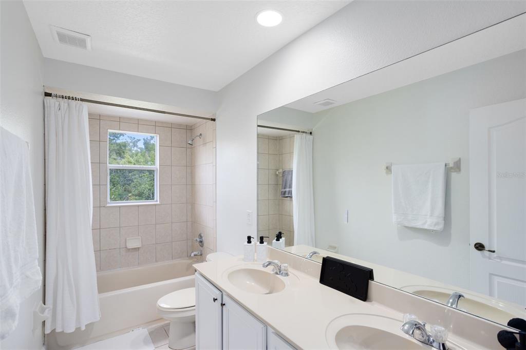 Orlando, Florida, 32820, United States, 6 Bedrooms Bedrooms, ,4 BathroomsBathrooms,Residential,For Sale,1896813