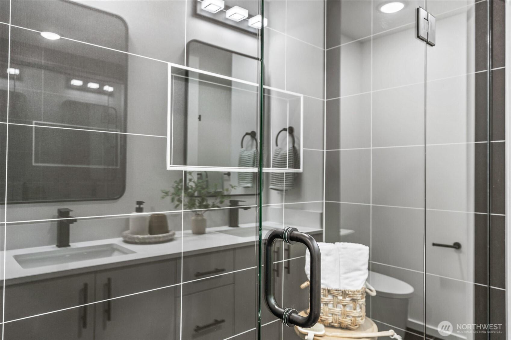 SEATTLE, Washington, 98125, United States, 3 Bedrooms Bedrooms, ,3 BathroomsBathrooms,Residential,For Sale,1995957