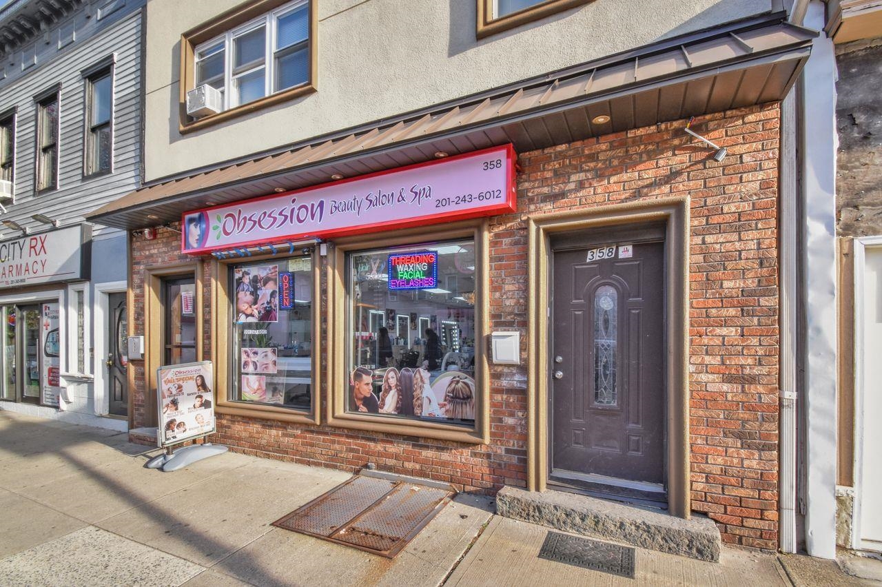 Bayonne, New Jersey, 07002, United States, 3 Bedrooms Bedrooms, ,1 BathroomBathrooms,Residential,For Sale,2000875