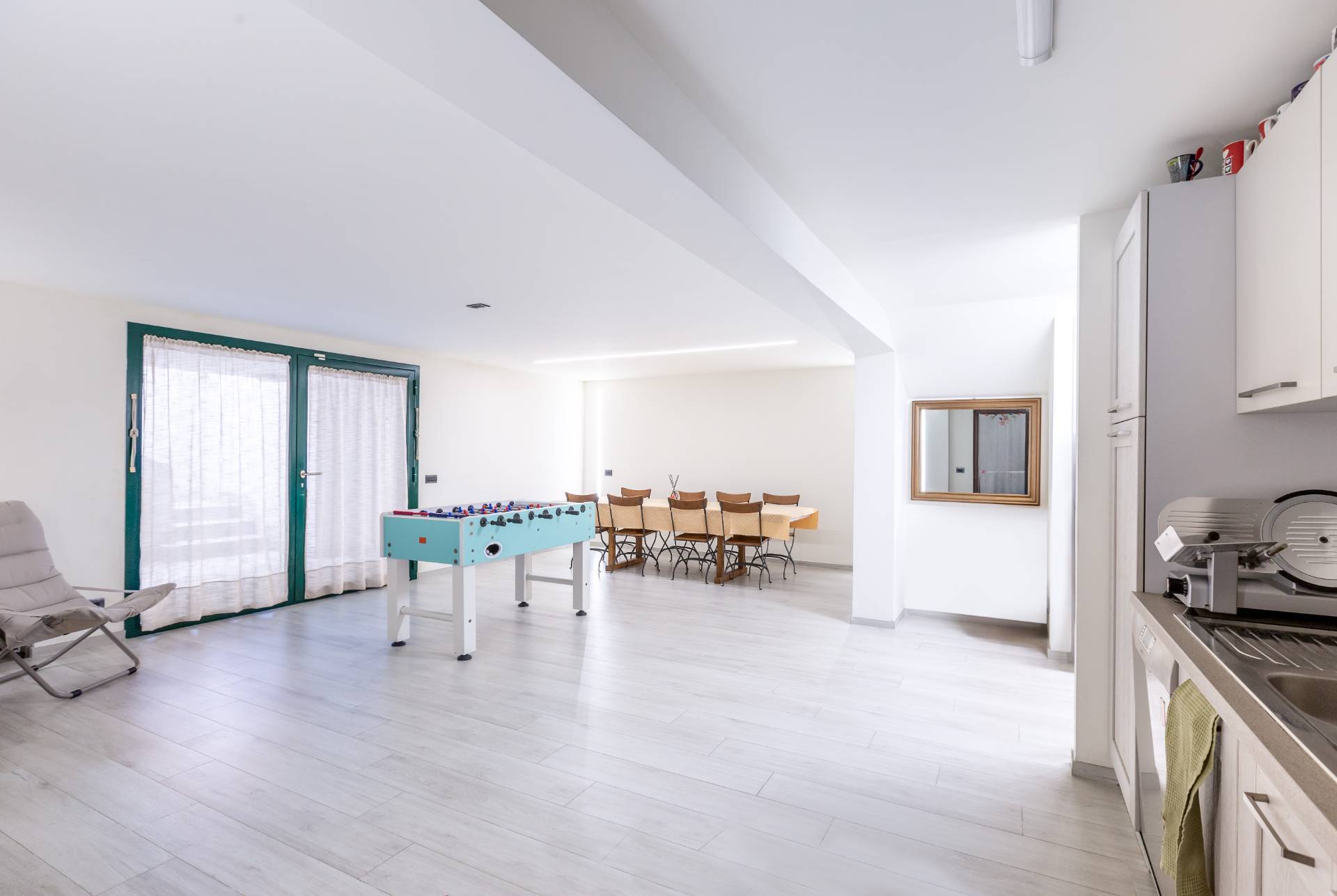 Roma, Roma, 00100, IT, 6 Bedrooms Bedrooms, ,5 BathroomsBathrooms,Residential,For Sale,1941968