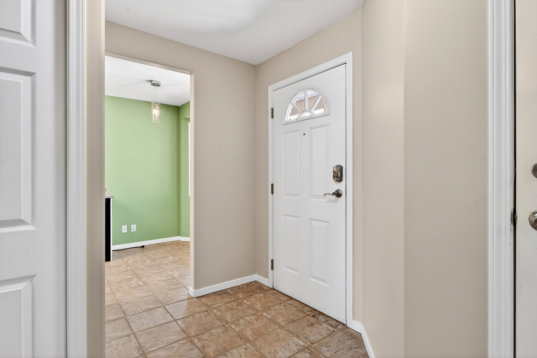  Move-In Ready Townhome - 物件實景