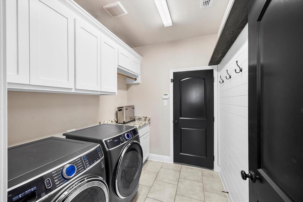 Caddo Mills, Texas, 75135, United States, 4 Bedrooms Bedrooms, ,2 BathroomsBathrooms,Residential,For Sale,1907350