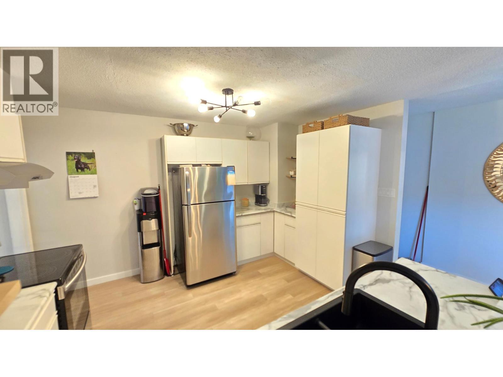 KAMLOOPS, British Columbia, V2C 4Y6, CA, 3 Bedrooms Bedrooms, ,2 BathroomsBathrooms,Residential,For Sale,1950750