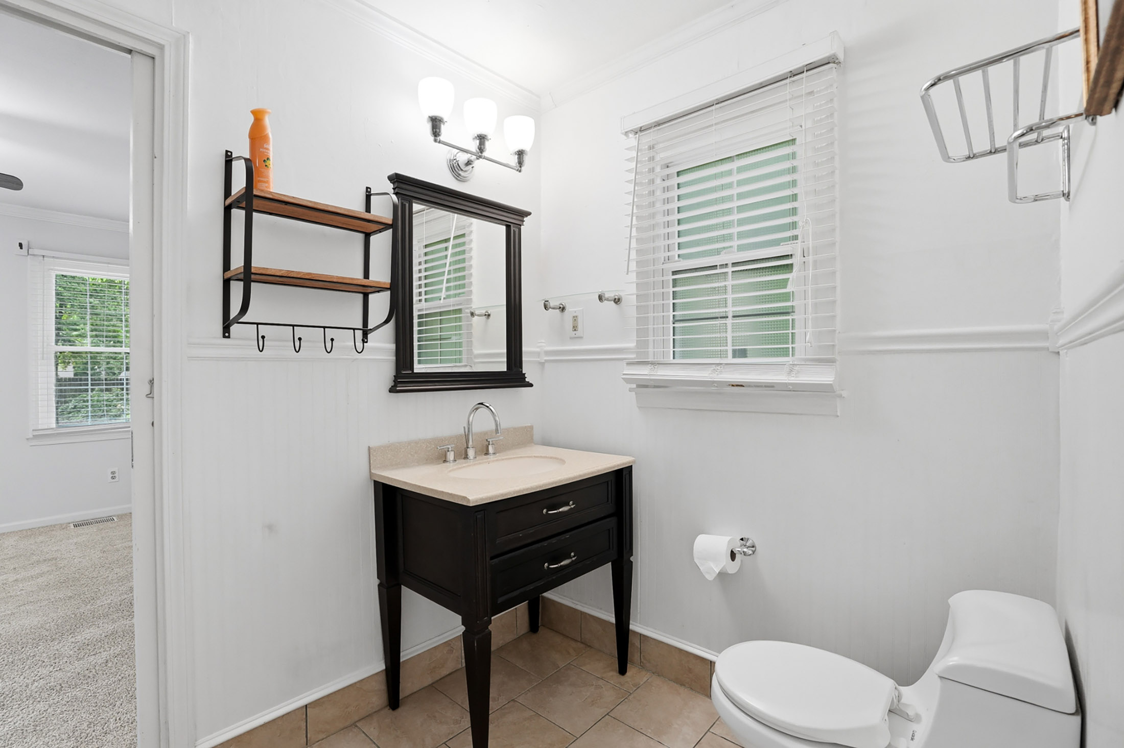  Charming Bungalow Tucked in Sought-After Lavista Park - 物件實景