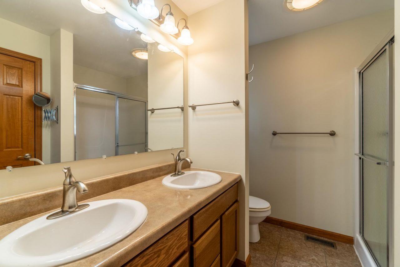 Columbia City, Indiana, 46725, United States, 6 Bedrooms Bedrooms, ,3 BathroomsBathrooms,Residential,For Sale,1827177