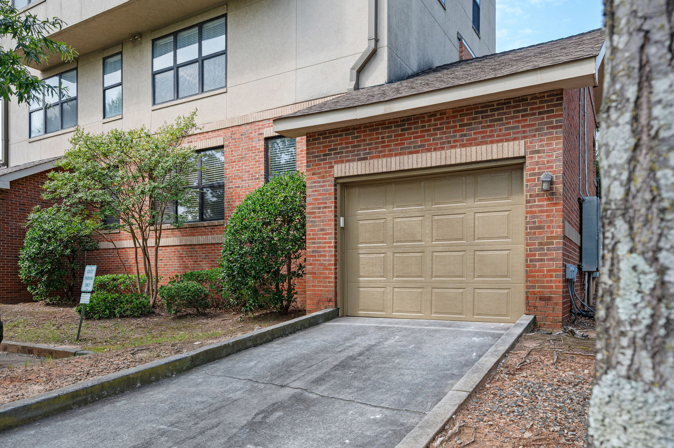  Townhome-style Unit and the Convenience of Intown Living at Sky Lofts - 物件實景