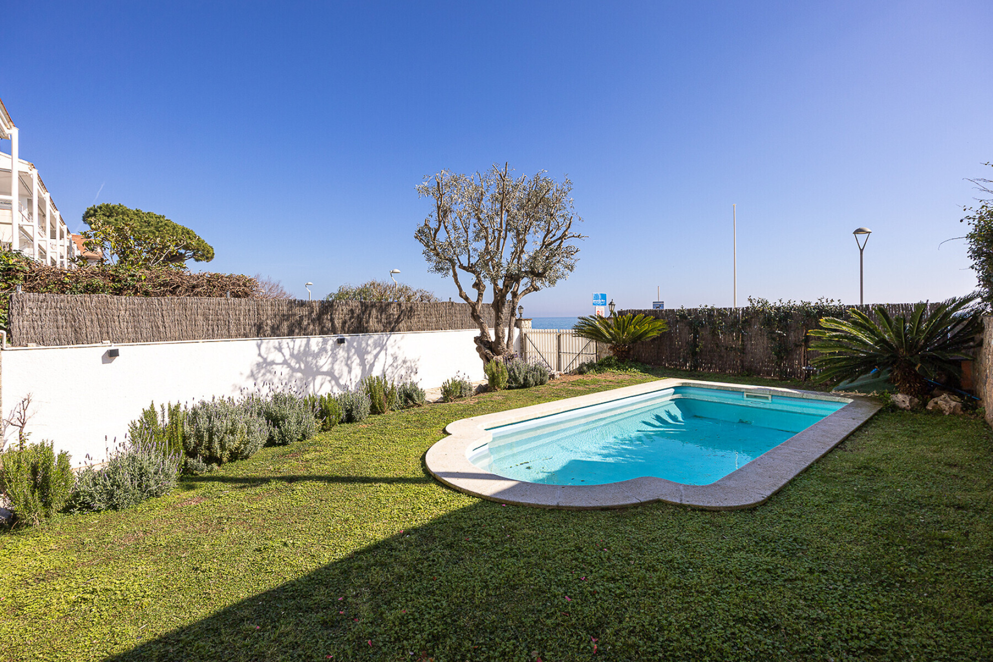  House on the seafront with tourist license, Caldes d