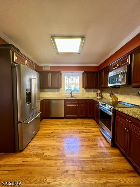 Pompton Lakes Boro, New Jersey, 07442, United States, 3 Bedrooms Bedrooms, ,3 BathroomsBathrooms,Residential,For Sale,1925292