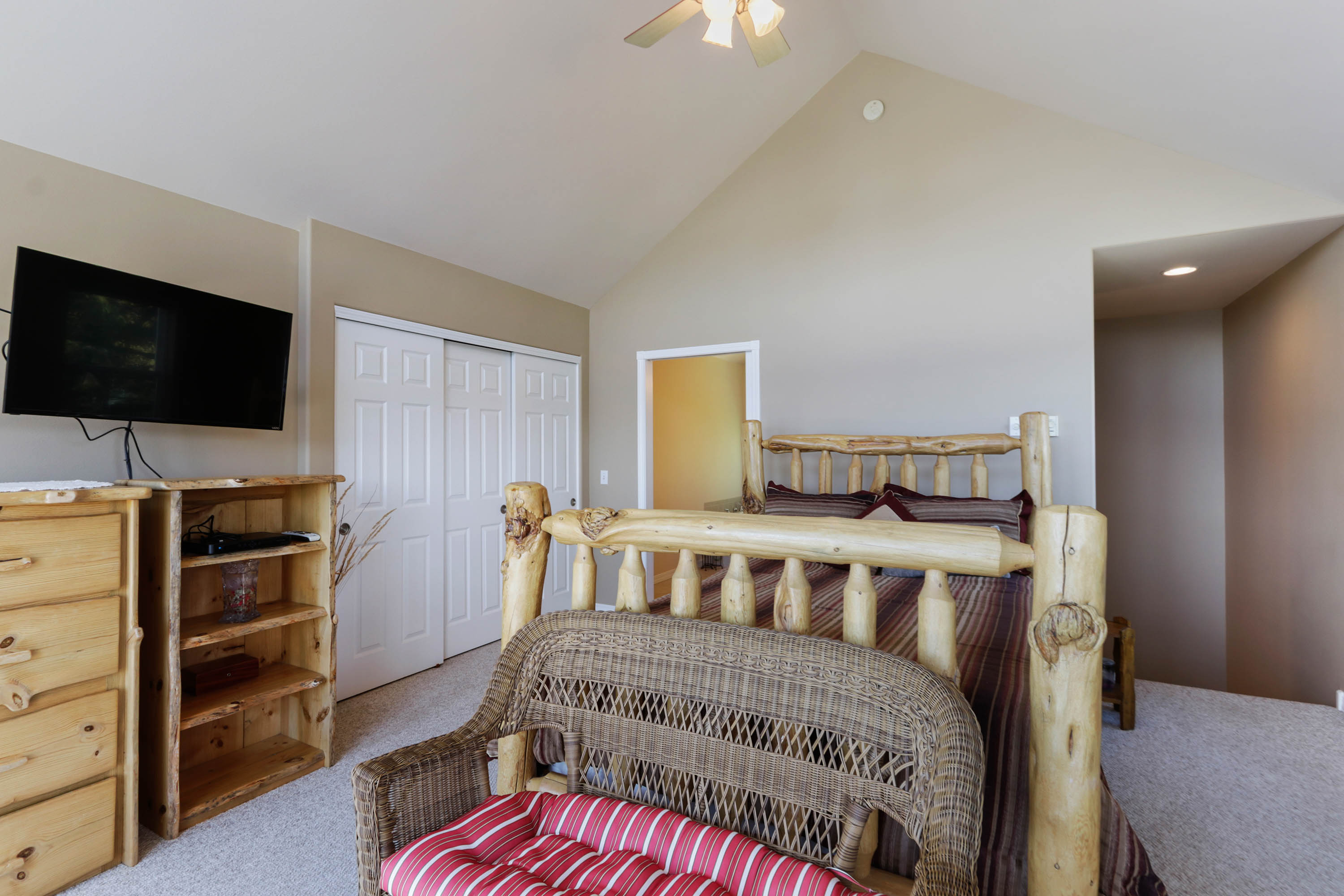 Sagle, Idaho, 83860, United States, 3 Bedrooms Bedrooms, ,2 BathroomsBathrooms,Residential,For Sale,1764165