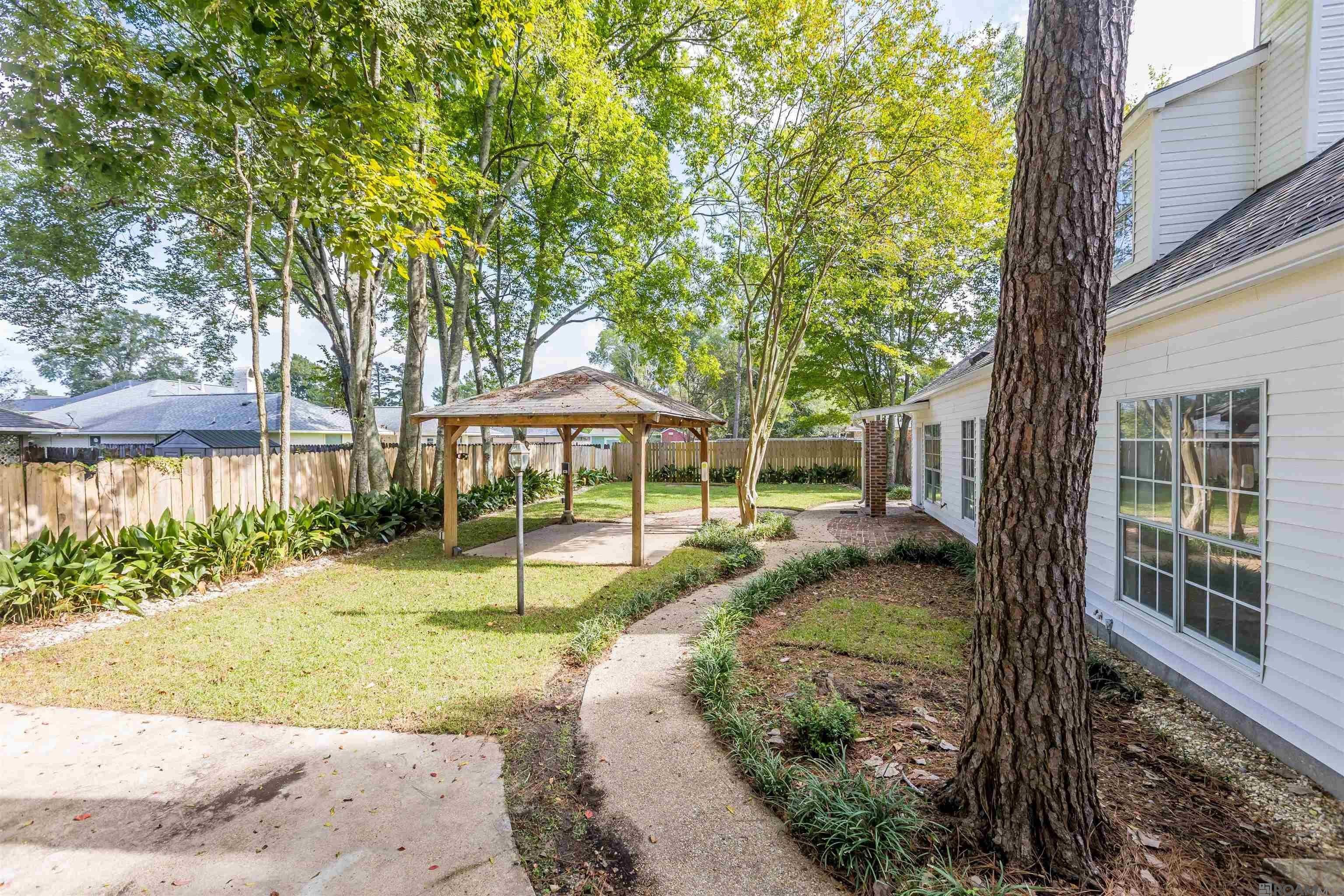 Baton Rouge, Louisiana, 70817, United States, 5 Bedrooms Bedrooms, ,4 BathroomsBathrooms,Residential,For Sale,1984389