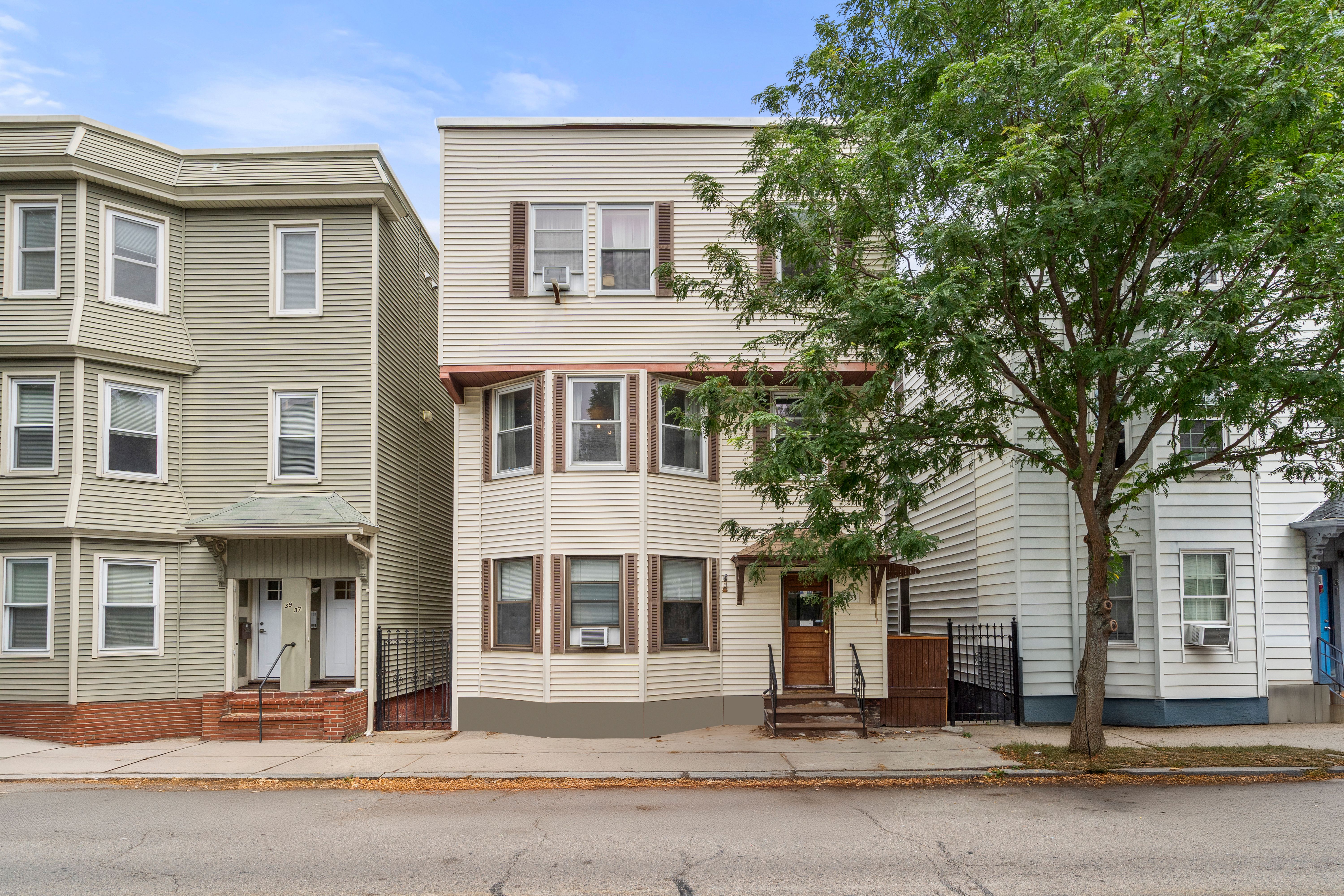 33-35 Howell St, Boston, MA, 02125 