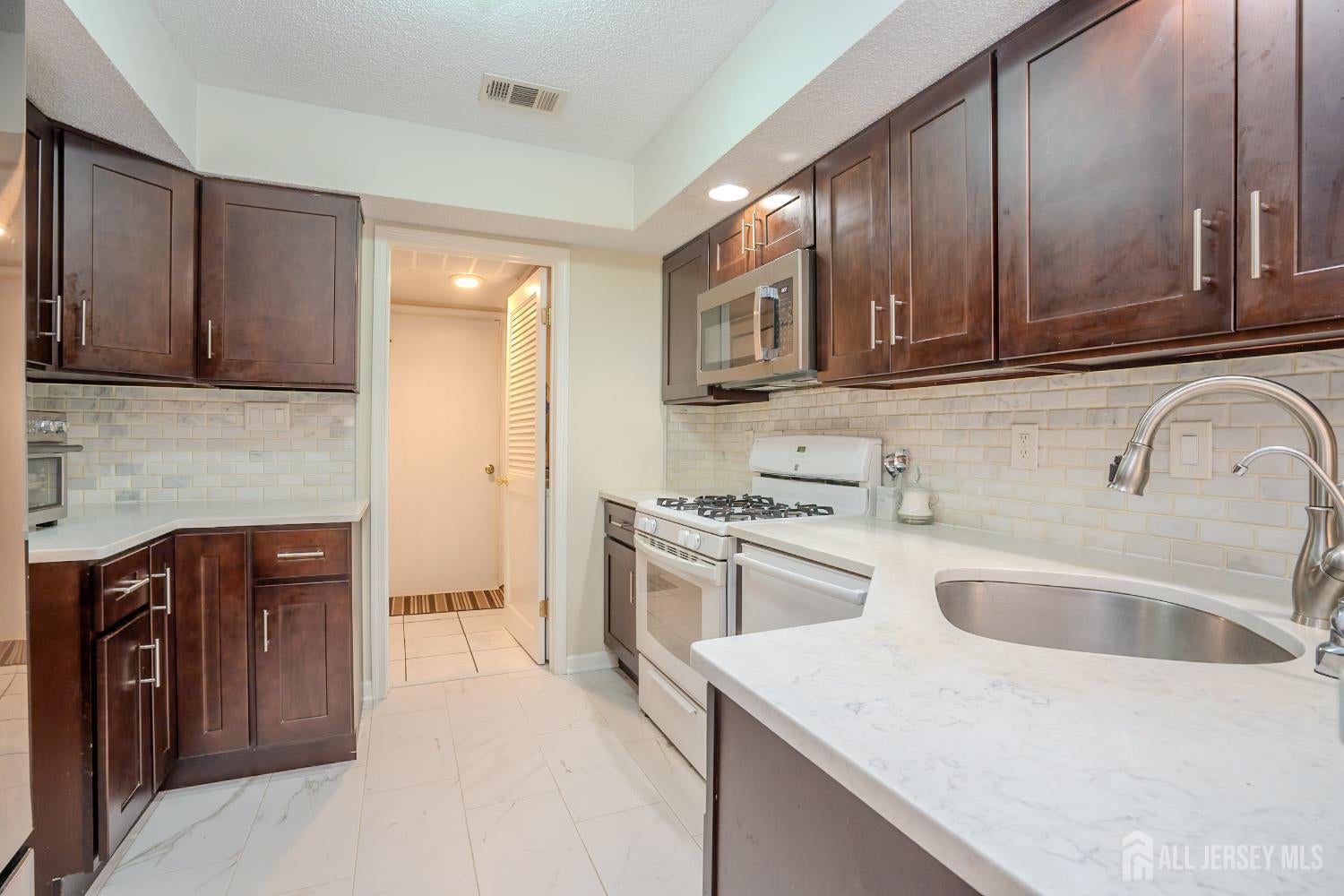 East Brunswick, New Jersey, 08816, United States, 3 Bedrooms Bedrooms, ,3 BathroomsBathrooms,Residential,For Sale,1938426