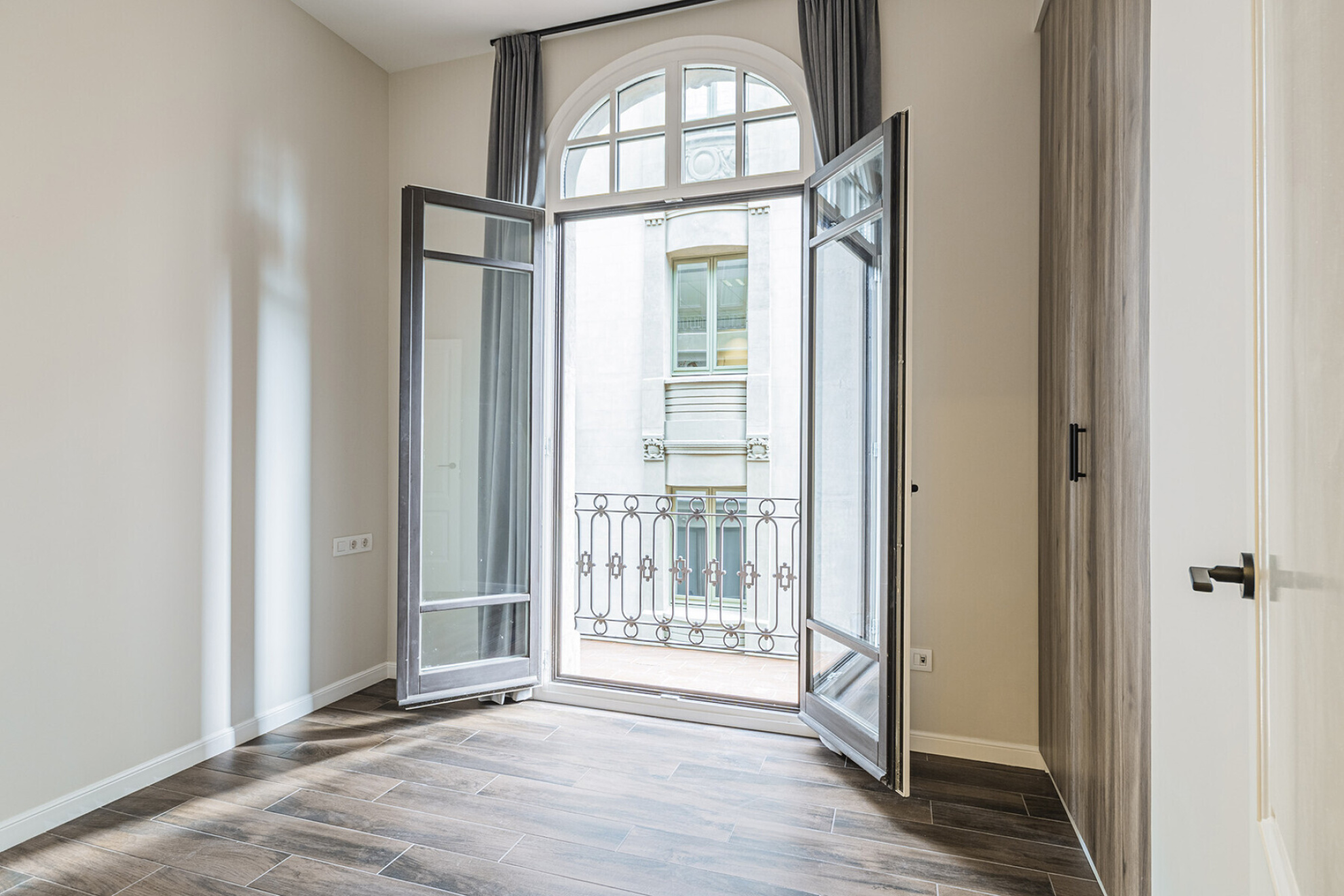 Extraordinary corner apartment on high floor with sea-views - 物件實景