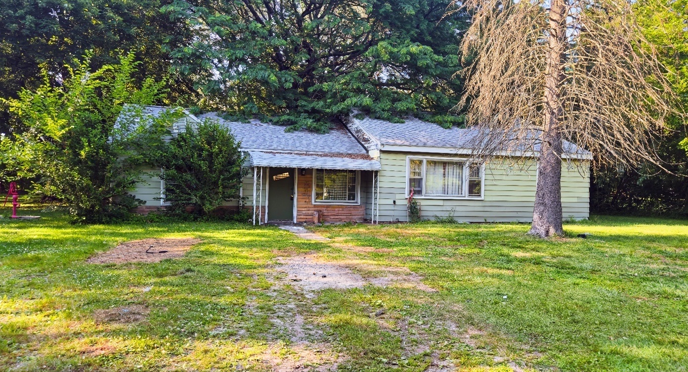 1st St, LA Salle, MI 48145