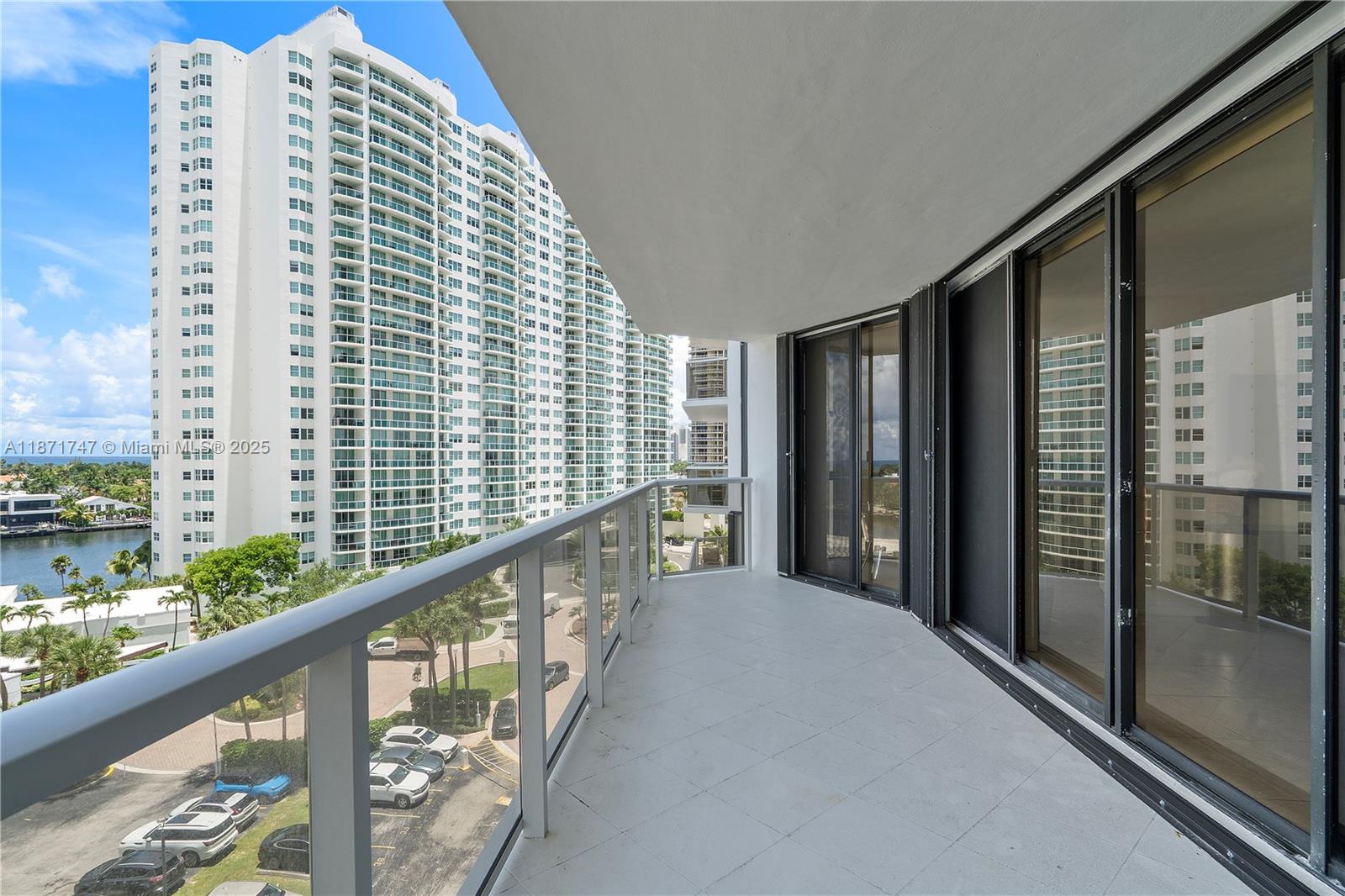 Aventura, Florida, 33180, United States, 2 Bedrooms Bedrooms, ,2 BathroomsBathrooms,Residential,For Sale,1939404