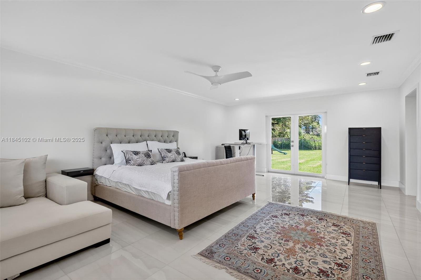 Palmetto Bay, Florida, 33158, United States, 4 Bedrooms Bedrooms, ,4 BathroomsBathrooms,Residential,For Sale,1900874