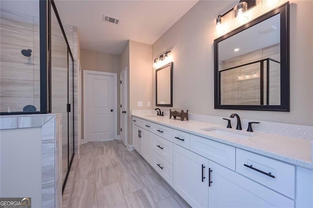 Douglasville, Georgia, 30135, United States, 5 Bedrooms Bedrooms, ,5 BathroomsBathrooms,Residential,For Sale,1876885