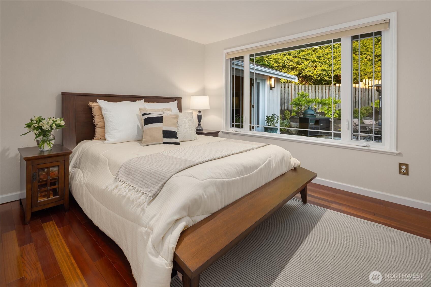 Mercer Island, Washington, 98040, United States, 4 Bedrooms Bedrooms, ,1 BathroomBathrooms,Residential,For Sale,1901418