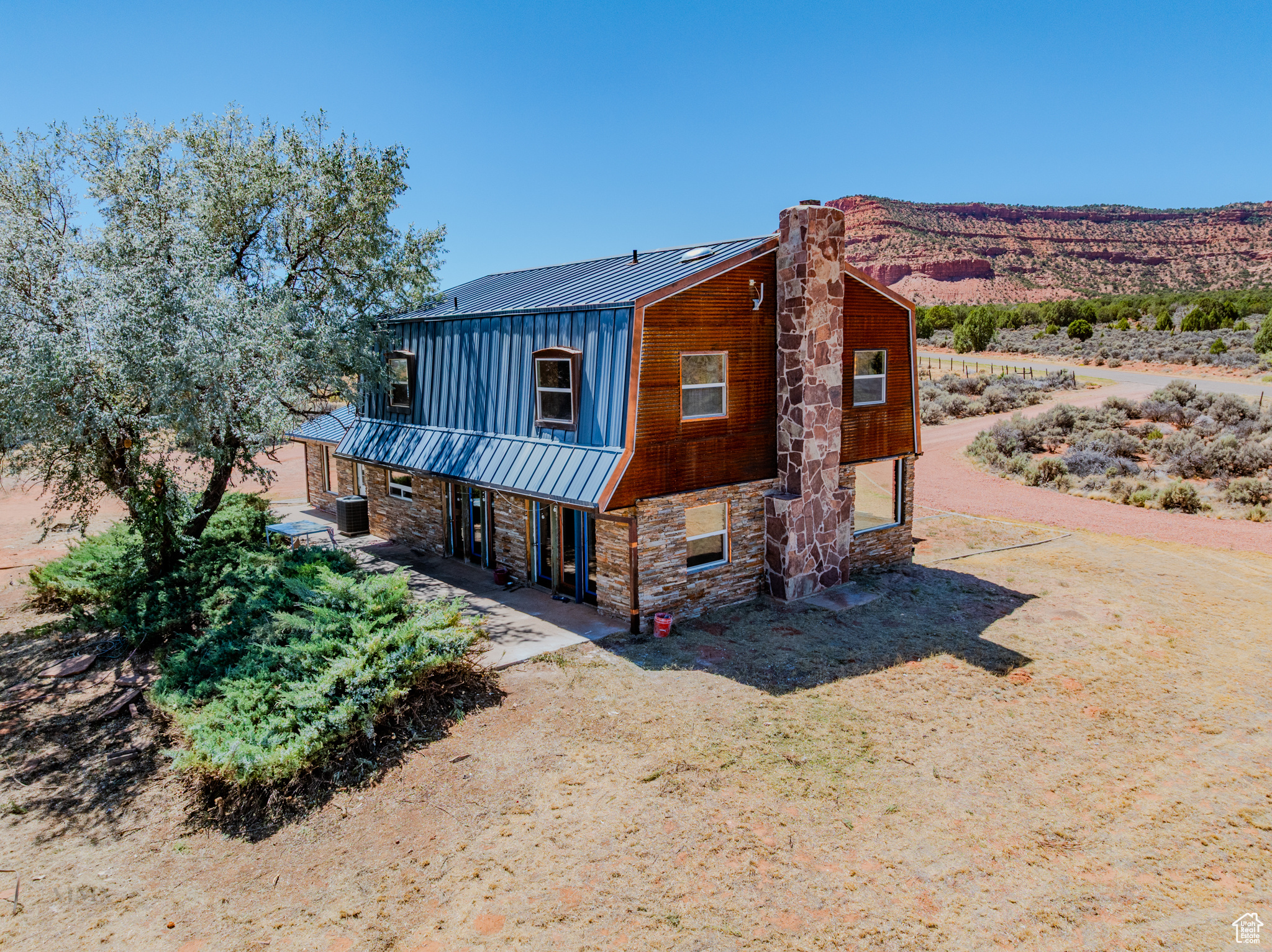 Kanab, Utah, 84741, United States, 4 Bedrooms Bedrooms, ,3 BathroomsBathrooms,Residential,For Sale,1908658