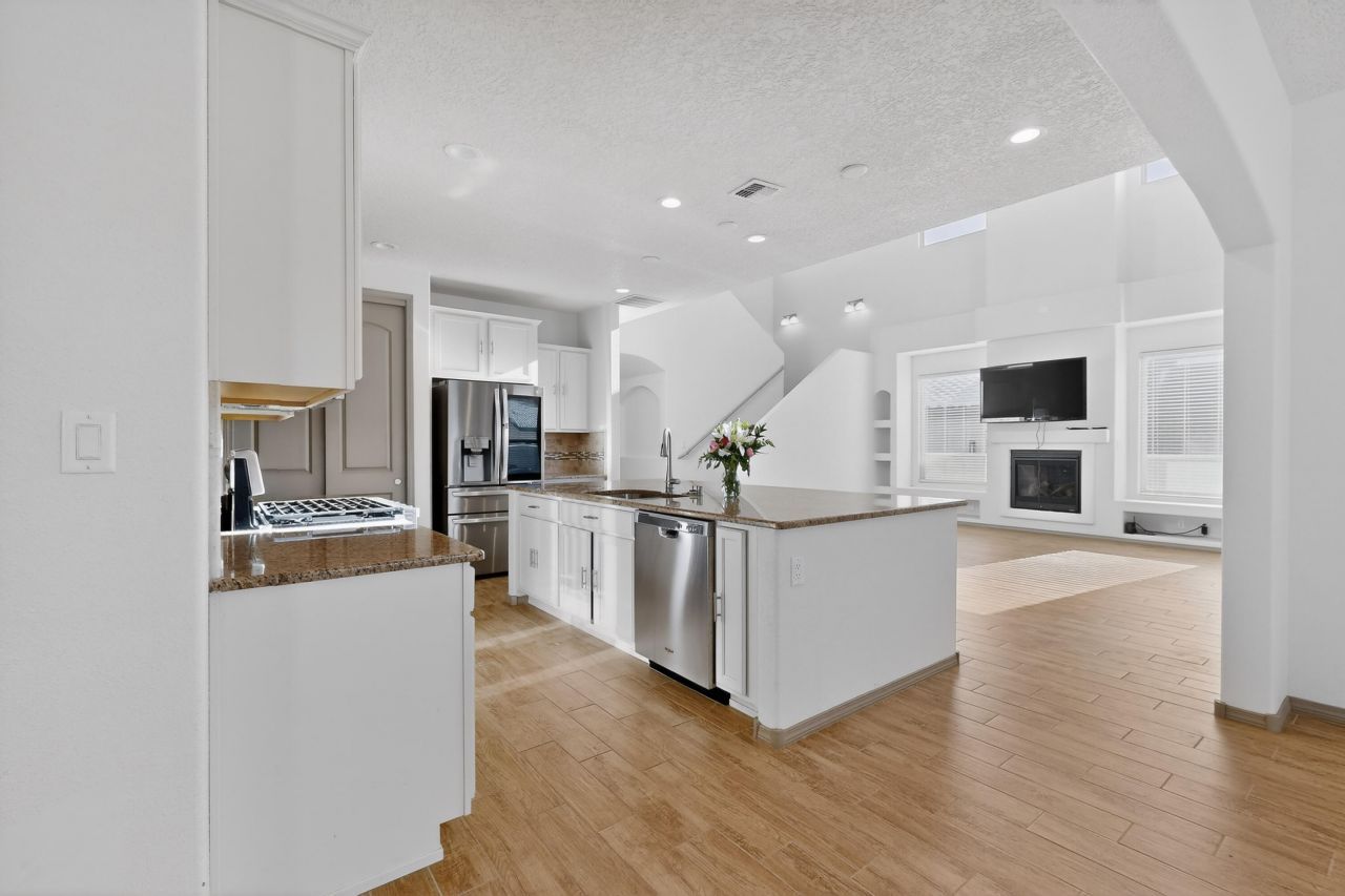 Rio Rancho, New Mexico, 87144, United States, 5 Bedrooms Bedrooms, ,3 BathroomsBathrooms,Residential,For Sale,2003213