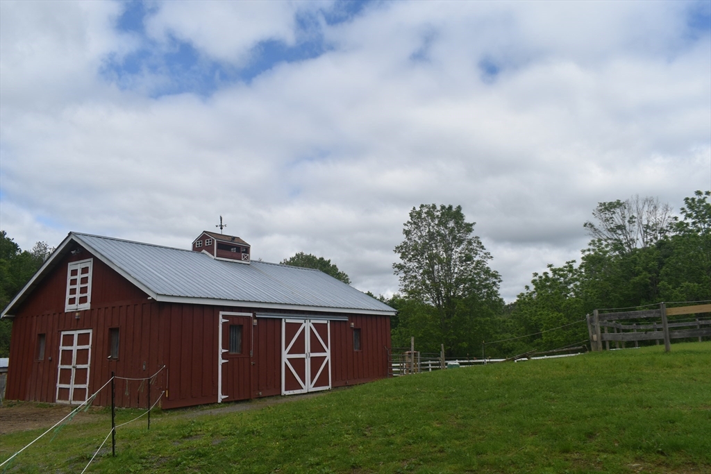 Spencer, Massachusetts, 01562, United States, 5 Bedrooms Bedrooms, ,4 BathroomsBathrooms,Residential,For Sale,1942925