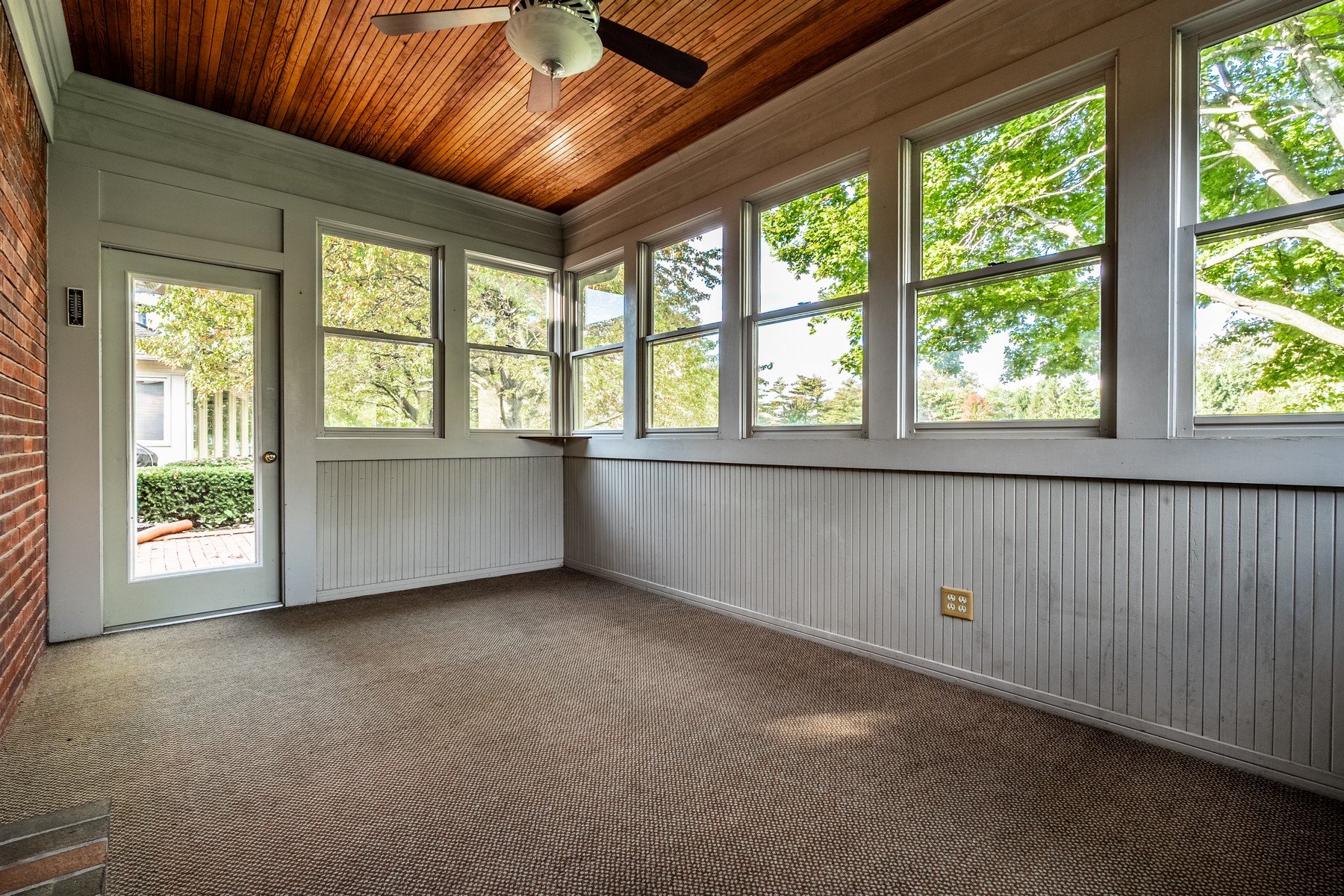  Charming Ranch Home with Pond Views - 物件實景