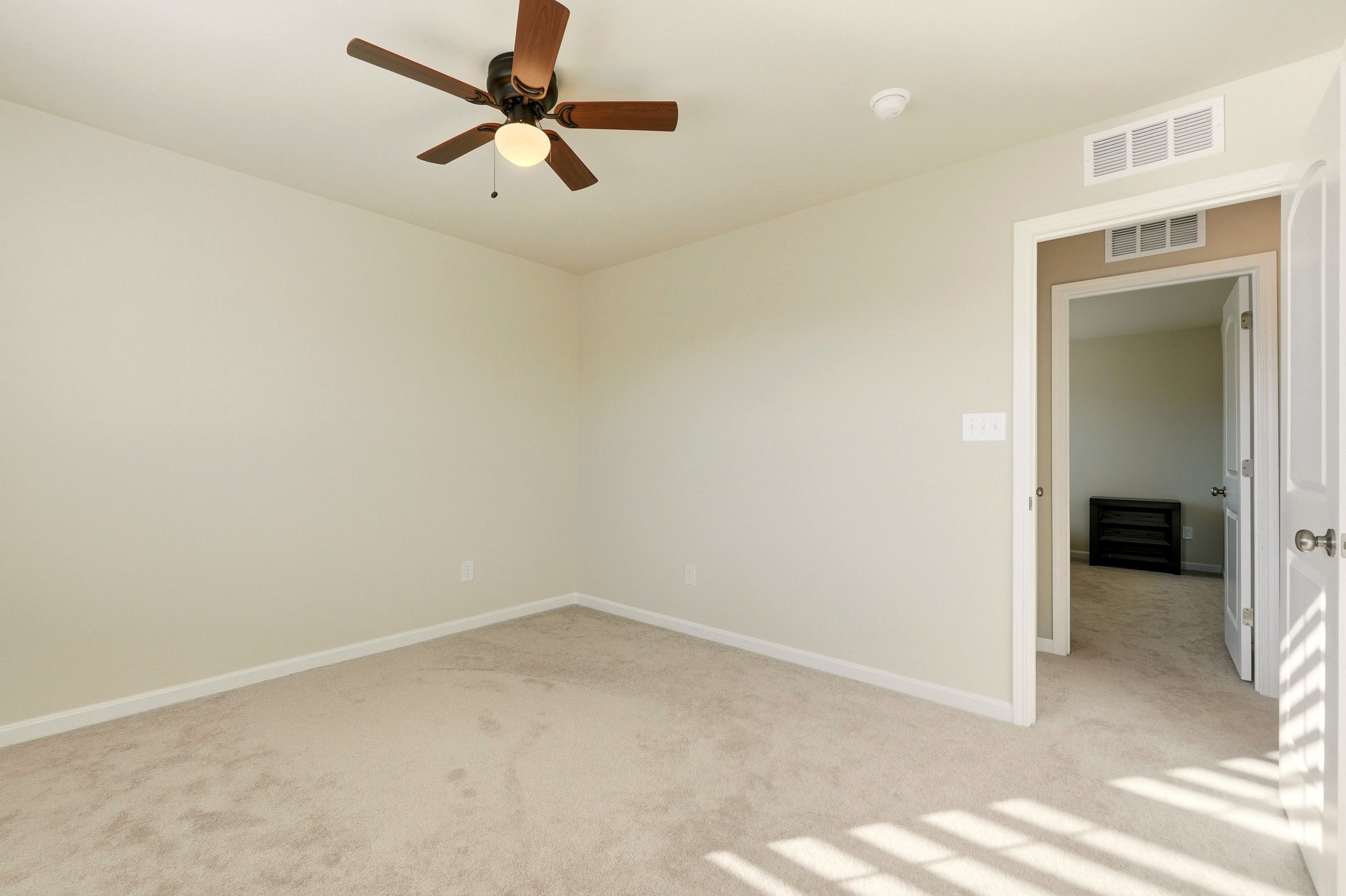 4009 Mosswood Lane, Louisville, KY 40291 - 物件實景