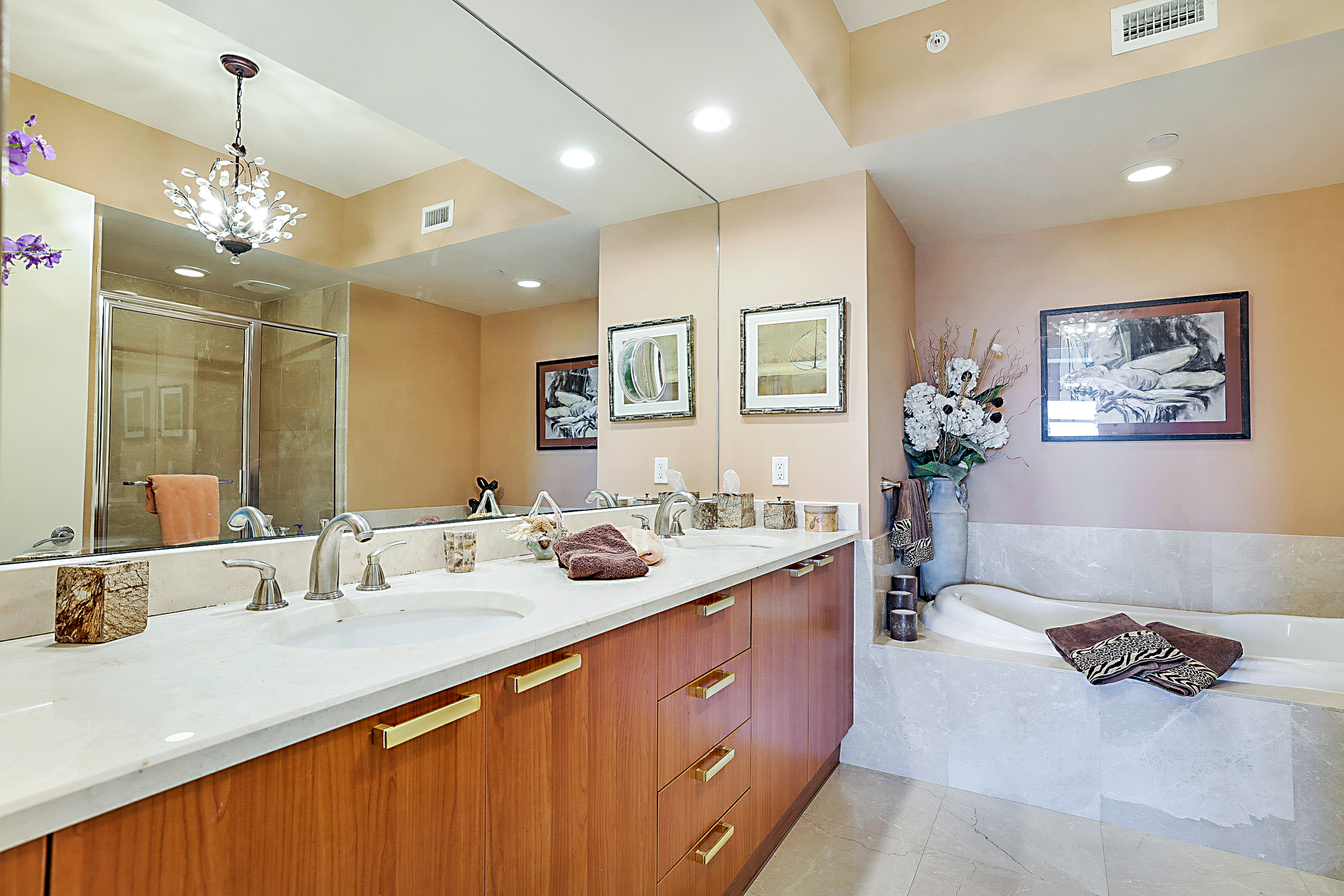  2640 Lake Shore Drive, Riviera Beach, FL, 33404 - 物件實景