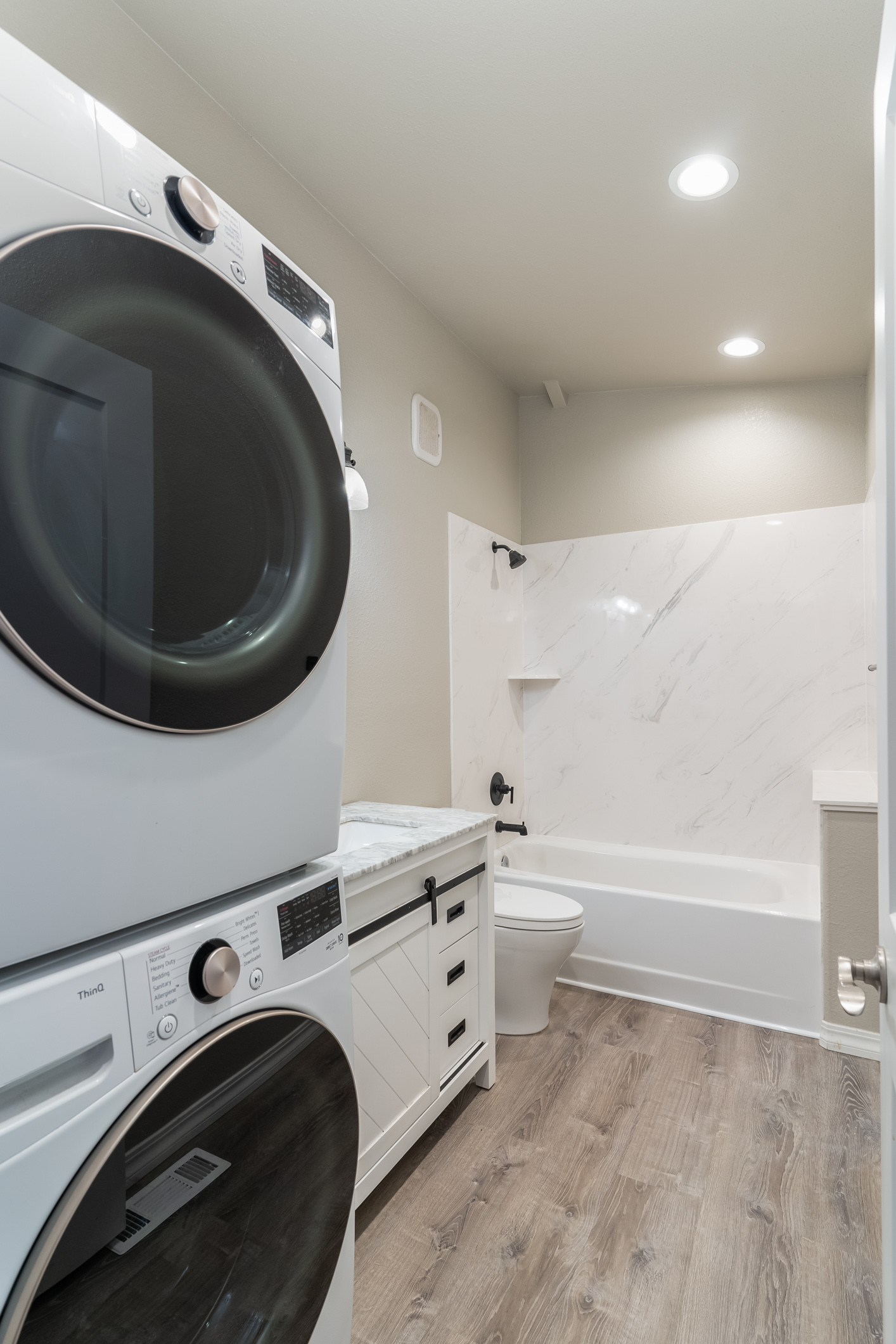 Aztec, New Mexico, 87410, United States, ,2 BathroomsBathrooms,Residential,For Sale,1980456