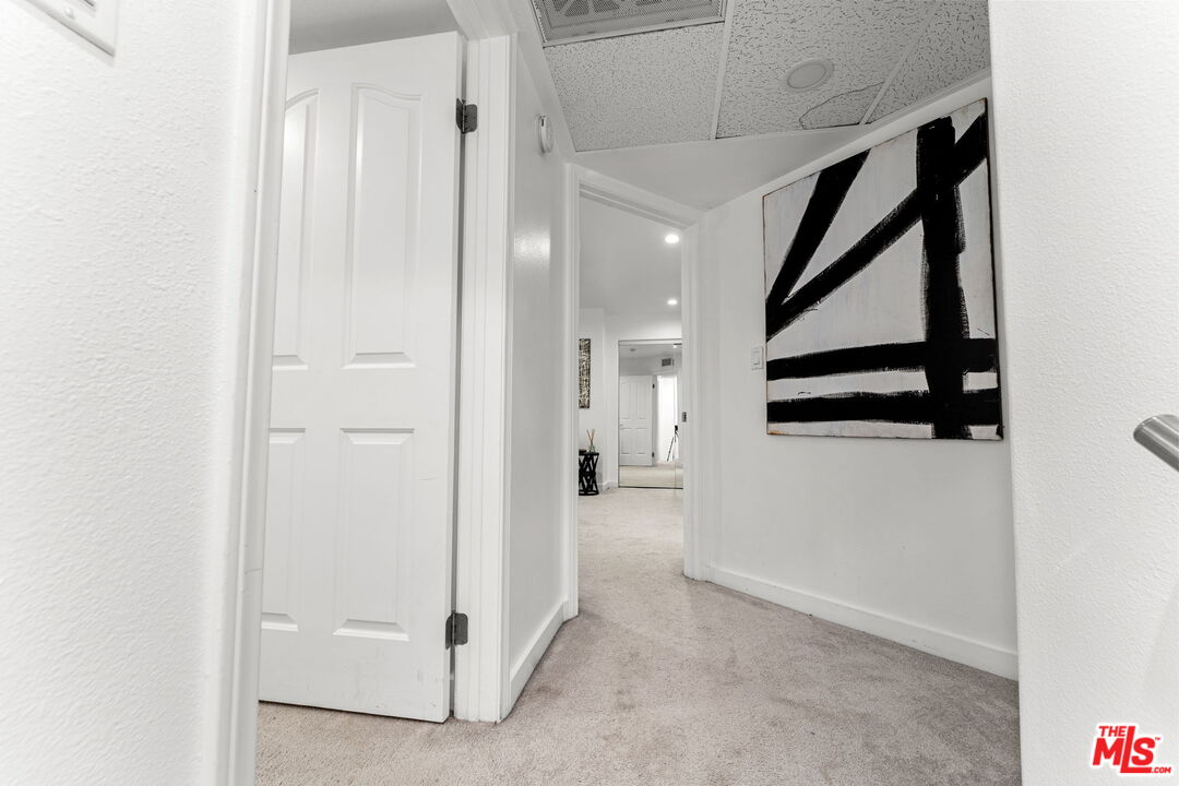 Los Angeles, California, 90049, United States, 2 Bedrooms Bedrooms, ,3 BathroomsBathrooms,Residential,For Sale,2003459