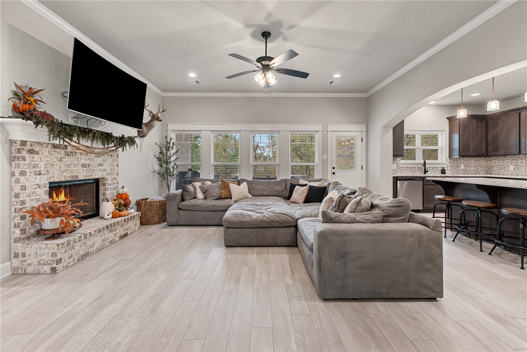 College Station, Texas, 77845, United States, 4 Bedrooms Bedrooms, ,3 BathroomsBathrooms,Residential,For Sale,1976837