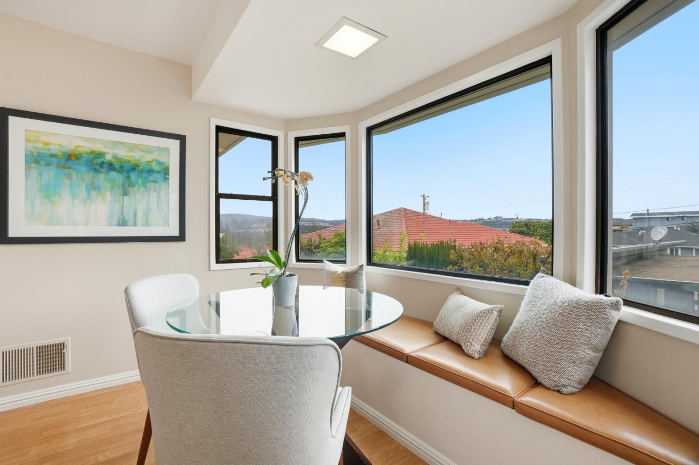 South San Francisco, California, 94080, United States, 4 Bedrooms Bedrooms, ,2 BathroomsBathrooms,Residential,For Sale,1992905