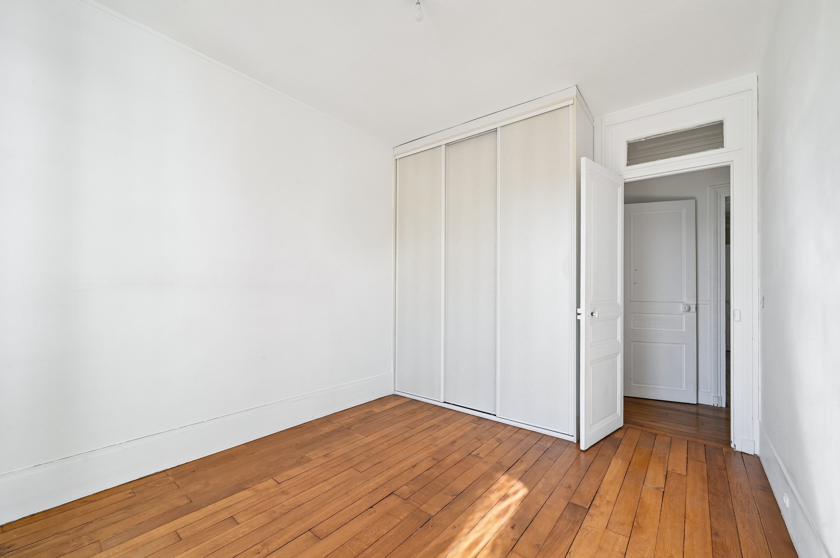  4-Room Apartment Requiring Renovation - Neuilly-sur-Seine - 物件實景