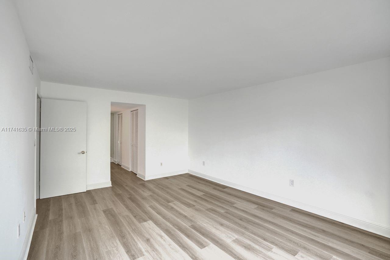 Miami, Florida, 33131, United States, 2 Bedrooms Bedrooms, ,2 BathroomsBathrooms,Residential,For Sale,1705612