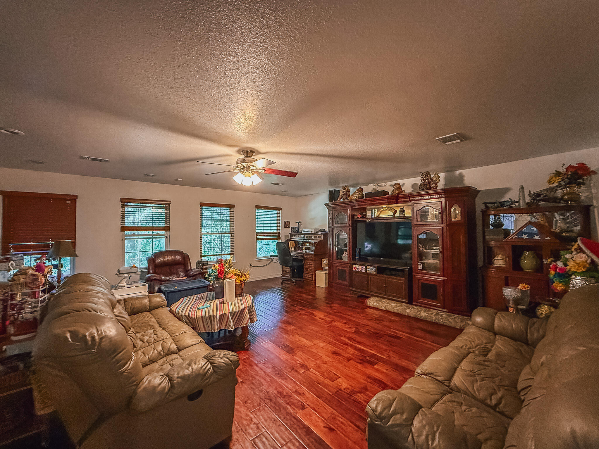 Crestview, Florida, 32539, United States, 4 Bedrooms Bedrooms, ,4 BathroomsBathrooms,Residential,For Sale,1907625