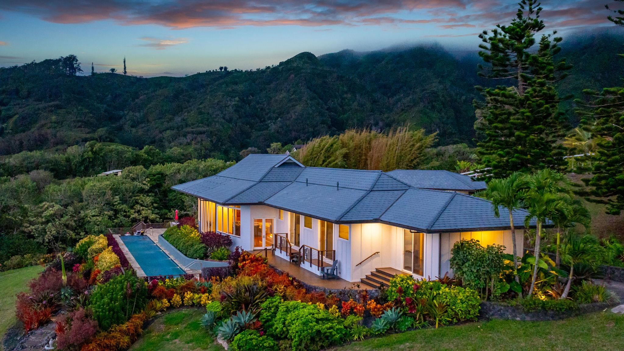 Wailuku, Hawaii, 96793, United States, 4 Bedrooms Bedrooms, ,6 BathroomsBathrooms,Residential,For Sale,1998194