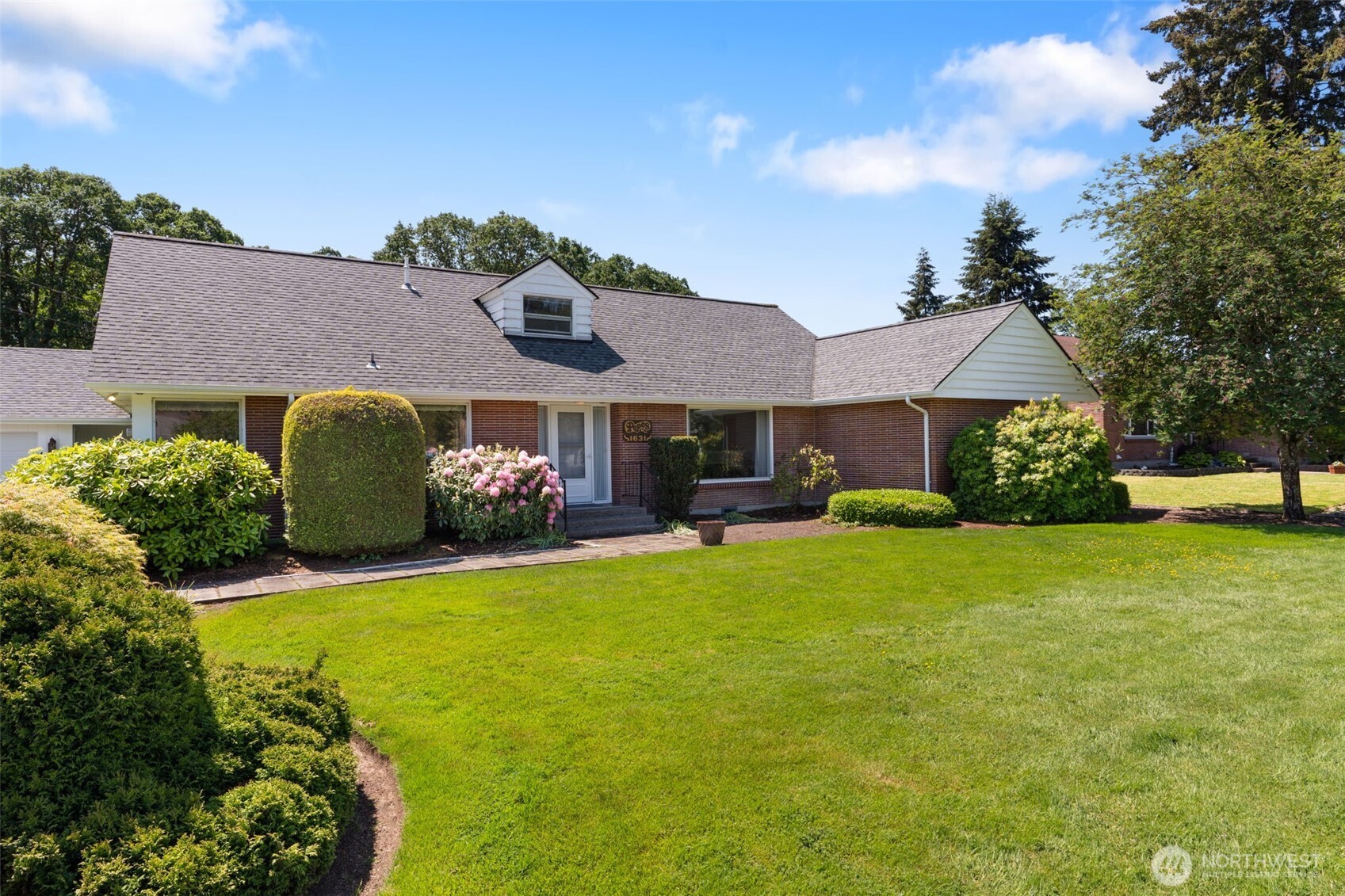 Chehalis, Washington, 98532, United States, 4 Bedrooms Bedrooms, ,3 BathroomsBathrooms,Residential,For Sale,2049062