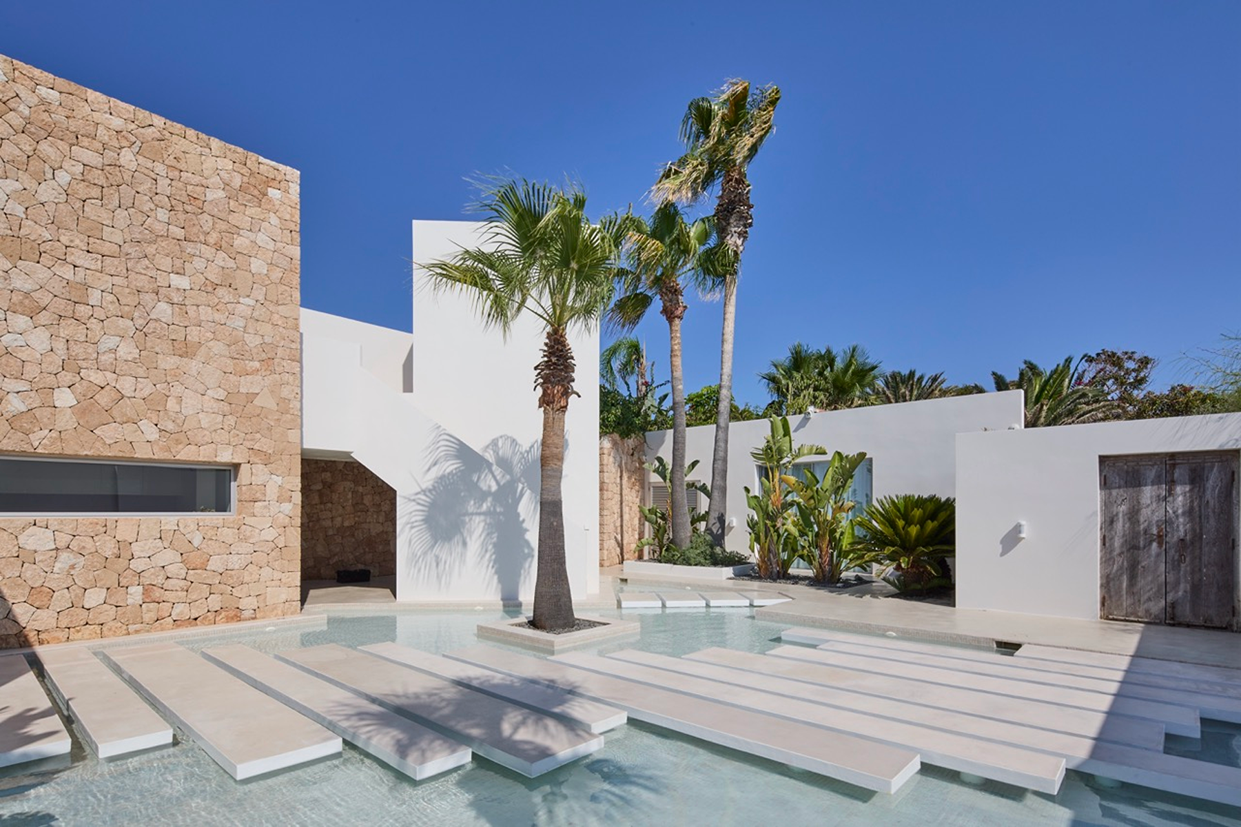  Villa on the beachfront in Caló d