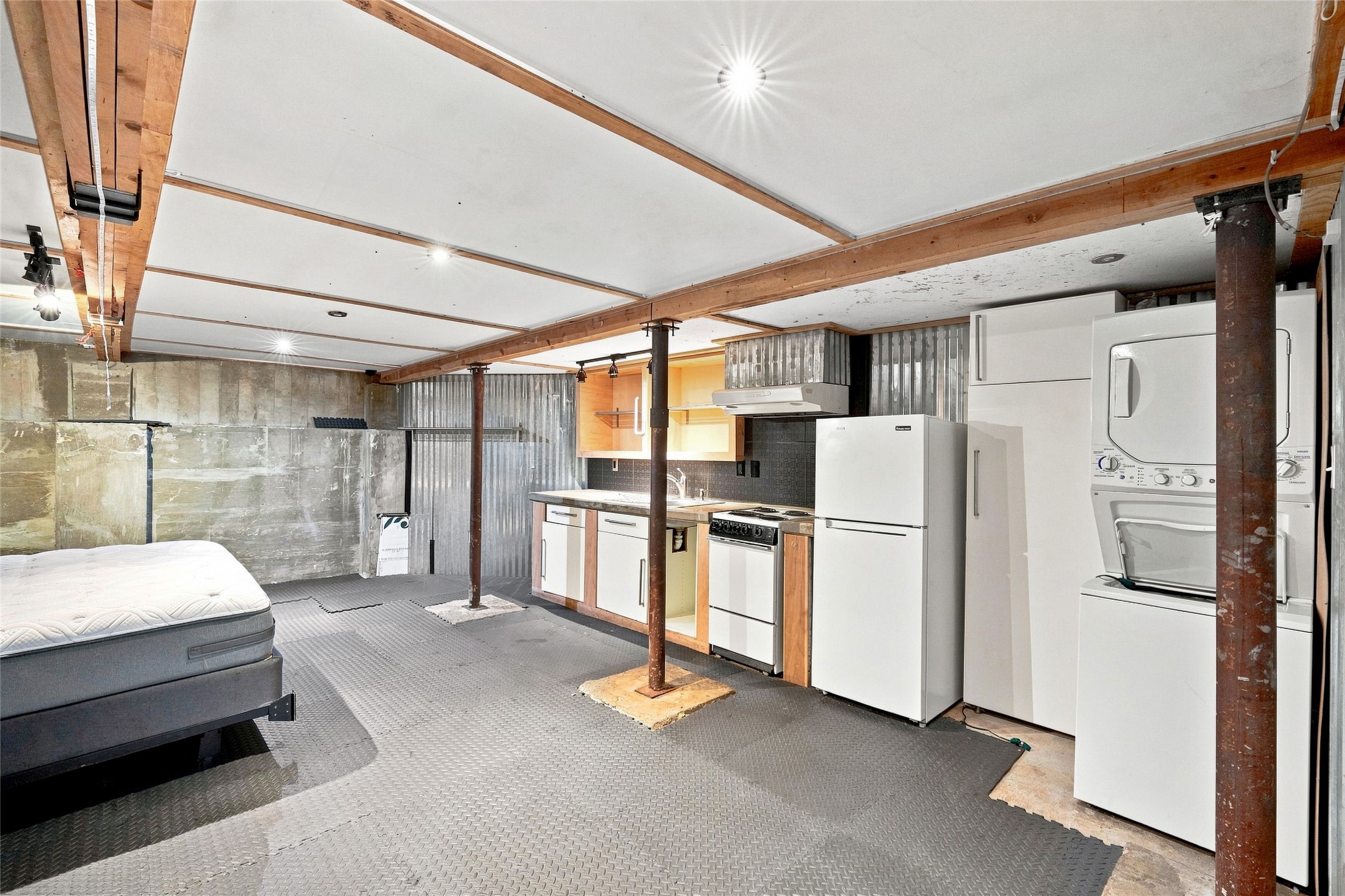 105 E. Alicante Road - 物件實景