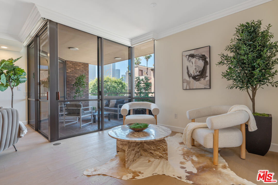 Beverly Hills, California, 90212, United States, 2 Bedrooms Bedrooms, ,3 BathroomsBathrooms,Residential,For Sale,1891933
