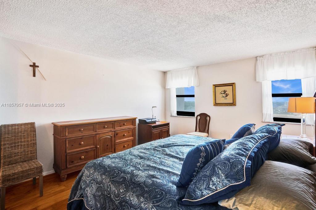 Hollywood, Florida, 33019, United States, 2 Bedrooms Bedrooms, ,2 BathroomsBathrooms,Residential,For Sale,1918580