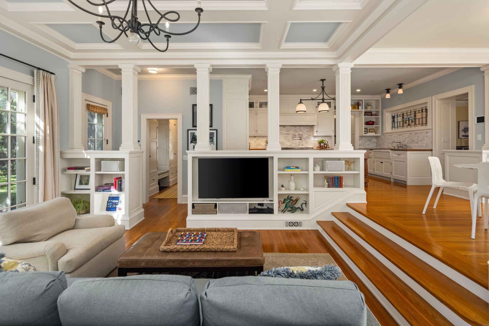 Minneapolis, Minnesota, 55405, United States, 5 Bedrooms Bedrooms, ,3 BathroomsBathrooms,Residential,For Sale,2000918