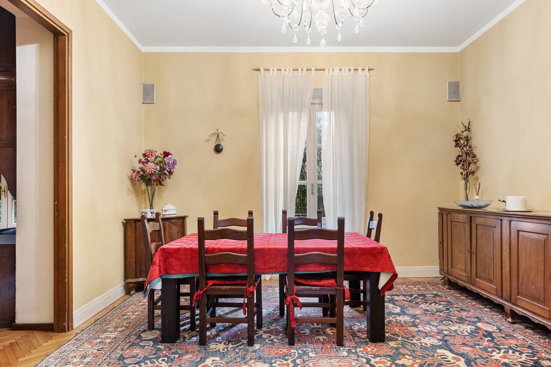 Varese, Varese, 21100, IT, 8 Bedrooms Bedrooms, ,8 BathroomsBathrooms,Residential,For Sale,1796784
