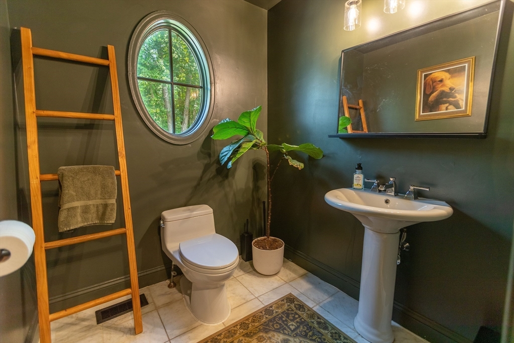 Hardwick, Massachusetts, 01037, United States, 5 Bedrooms Bedrooms, ,5 BathroomsBathrooms,Residential,For Sale,1904254