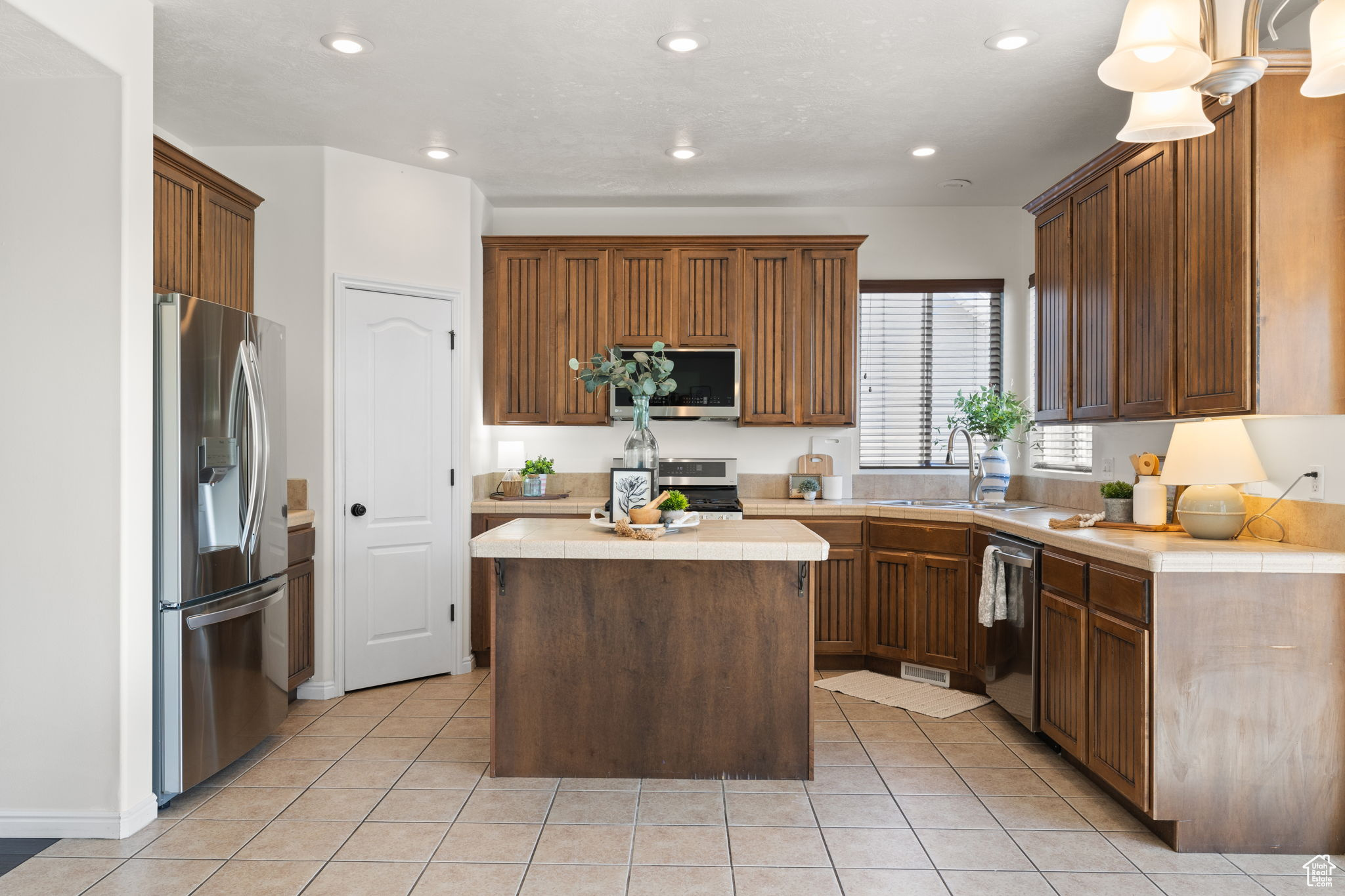West Jordan, Utah, 84084, United States, 4 Bedrooms Bedrooms, ,3 BathroomsBathrooms,Residential,For Sale,1867498