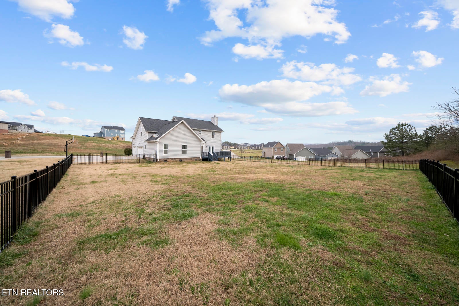 Oak Ridge, Tennessee, 37830, United States, 4 Bedrooms Bedrooms, ,3 BathroomsBathrooms,Residential,For Sale,2003025