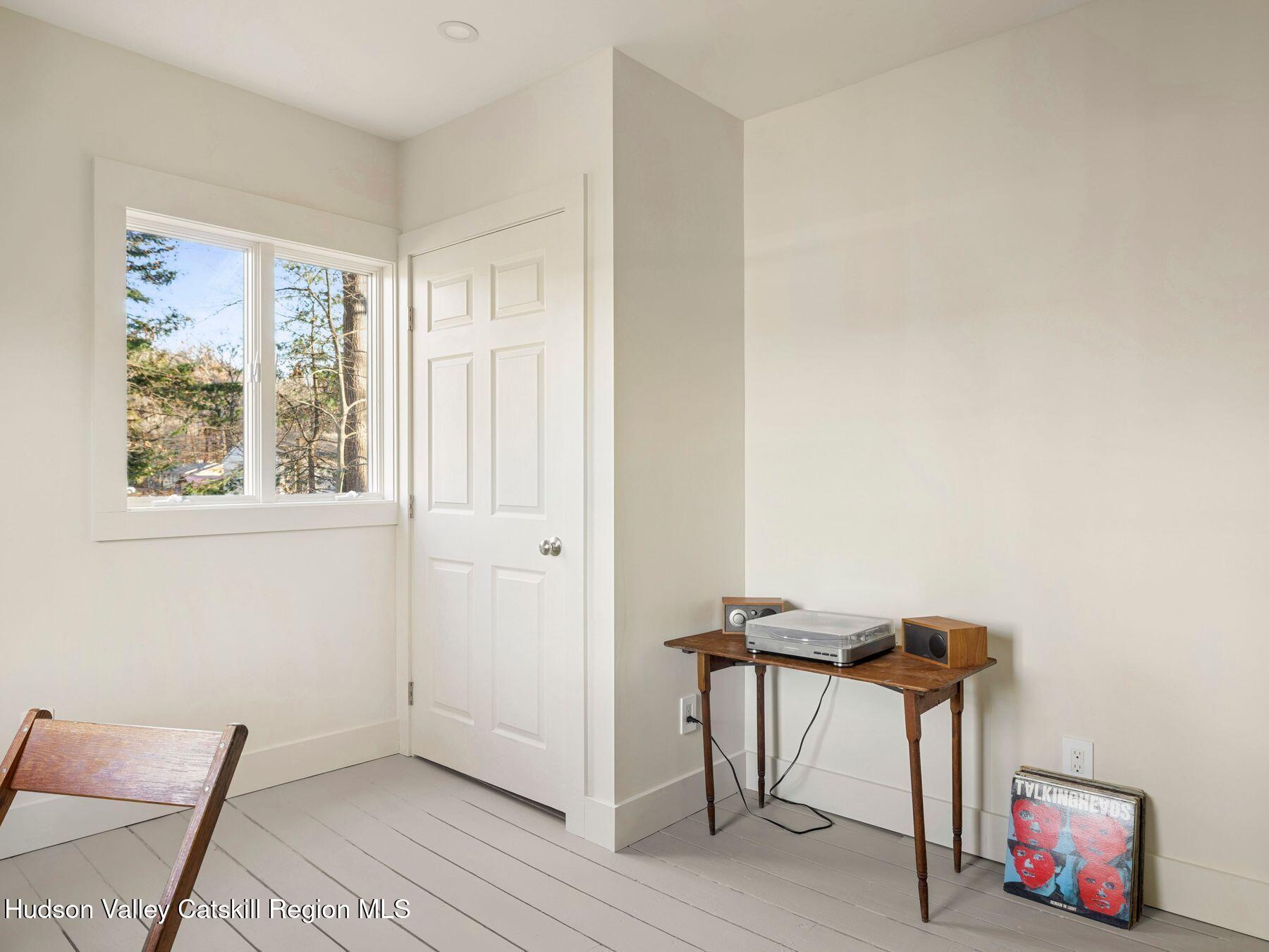 Rosendale, New York, 12472, United States, 3 Bedrooms Bedrooms, ,3 BathroomsBathrooms,Residential,For Sale,1998107