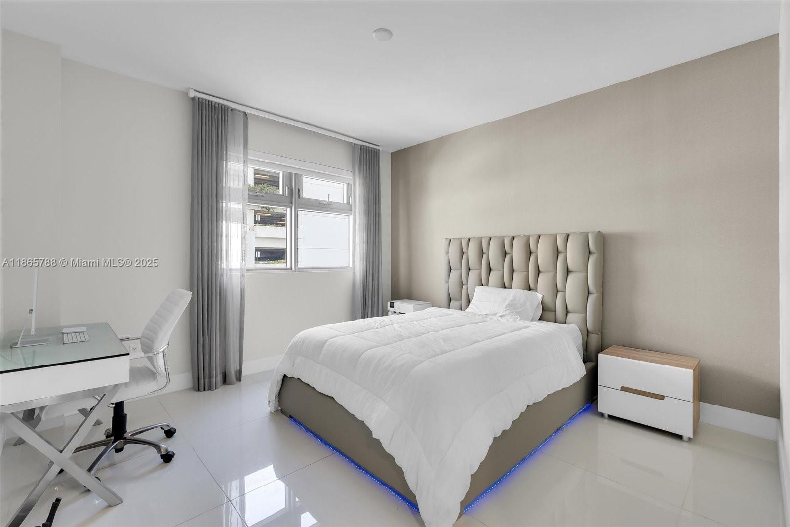 North Miami Beach, Florida, 33160, United States, 2 Bedrooms Bedrooms, ,3 BathroomsBathrooms,Residential,For Sale,1926964
