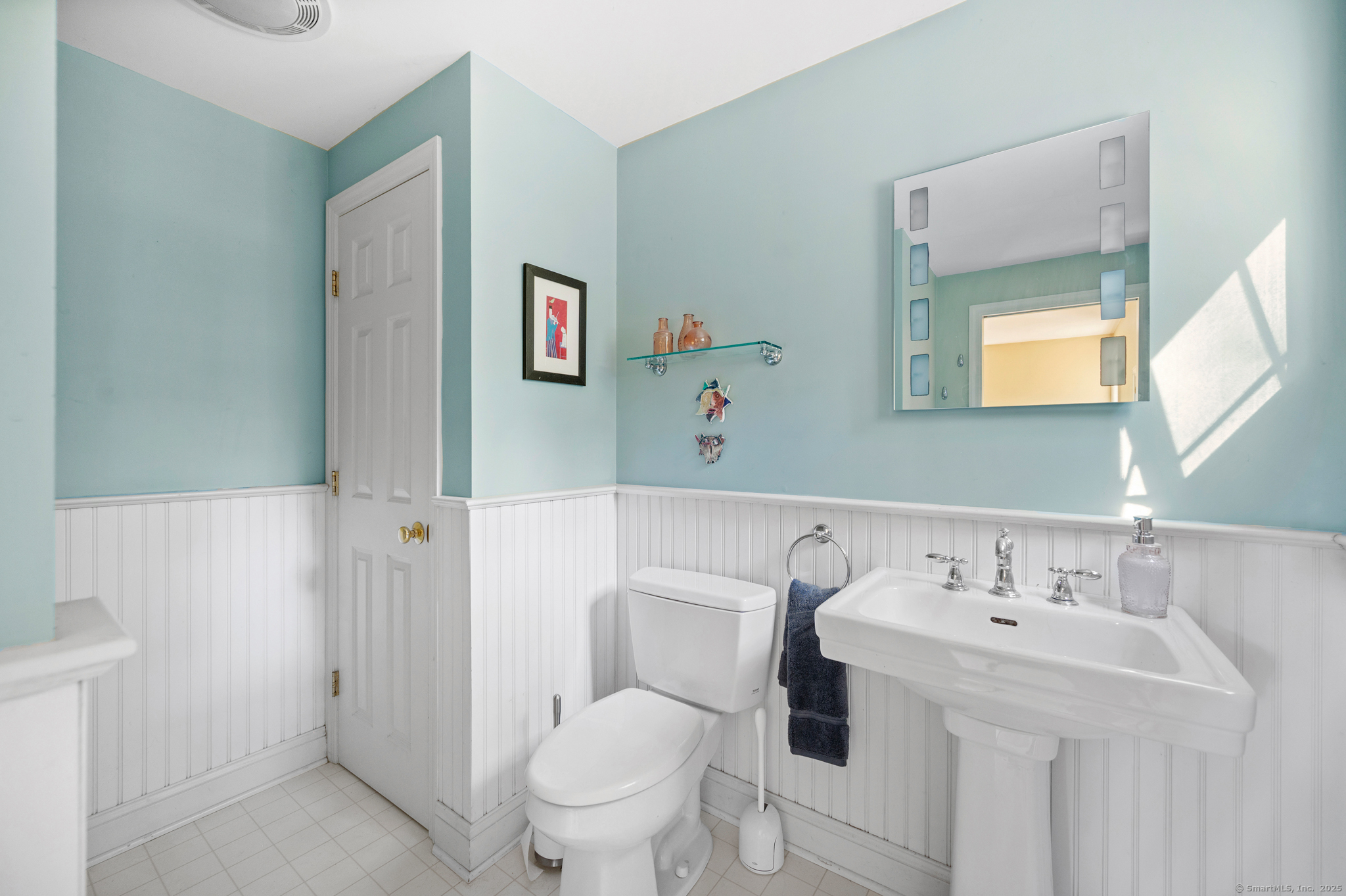 Manchester, Connecticut, 06040, United States, 4 Bedrooms Bedrooms, ,4 BathroomsBathrooms,Residential,For Sale,1988366