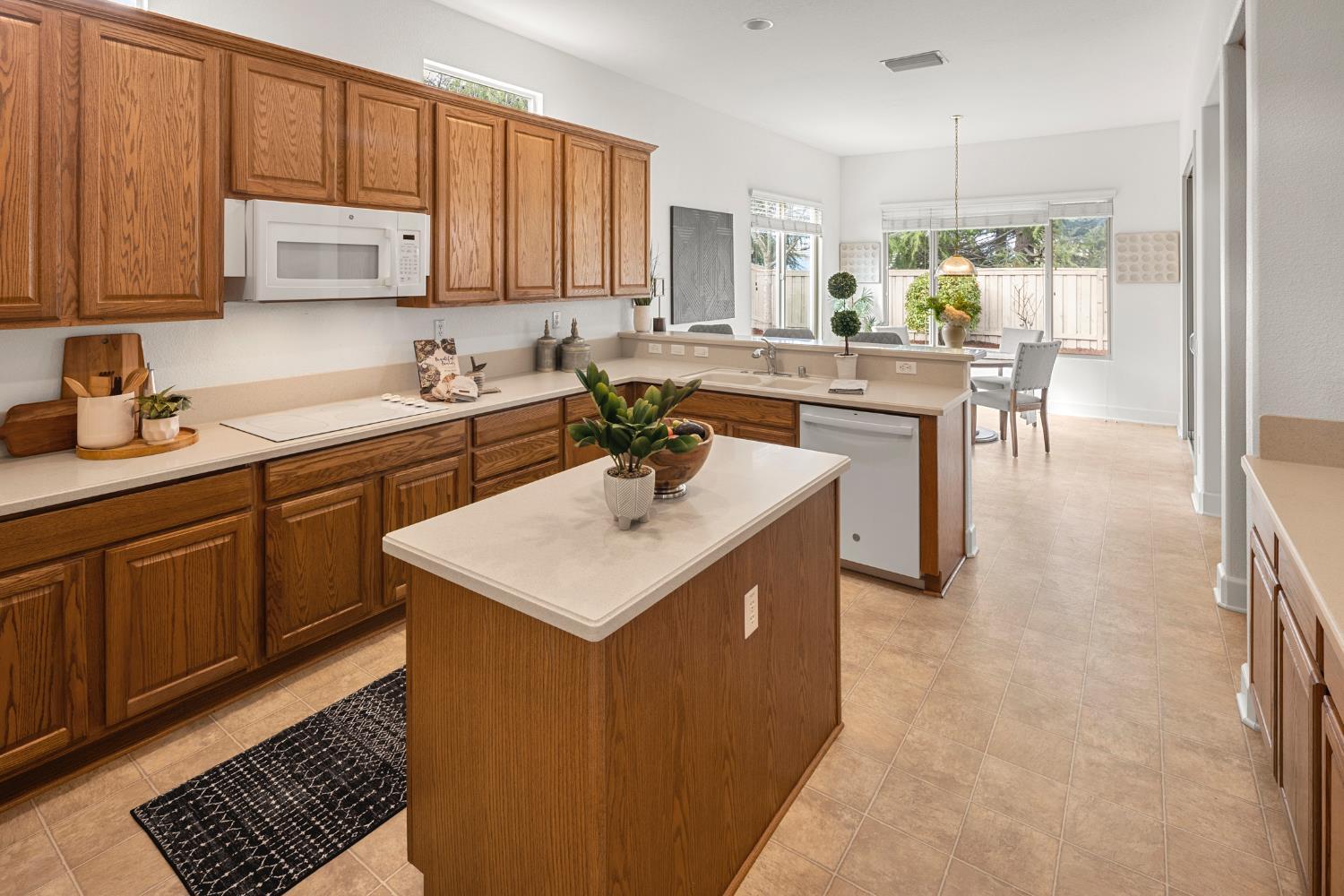 Lincoln, California, 95648, United States, 3 Bedrooms Bedrooms, ,3 BathroomsBathrooms,Residential,For Sale,2008563